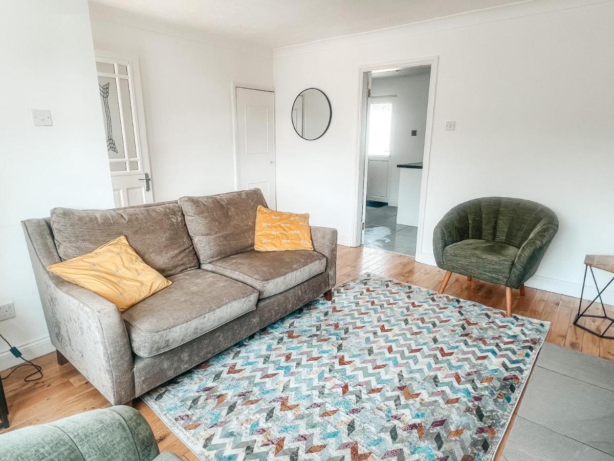 Staybynumbers - Spacious Three Bed House Royal 希尔斯伯勒 外观 照片