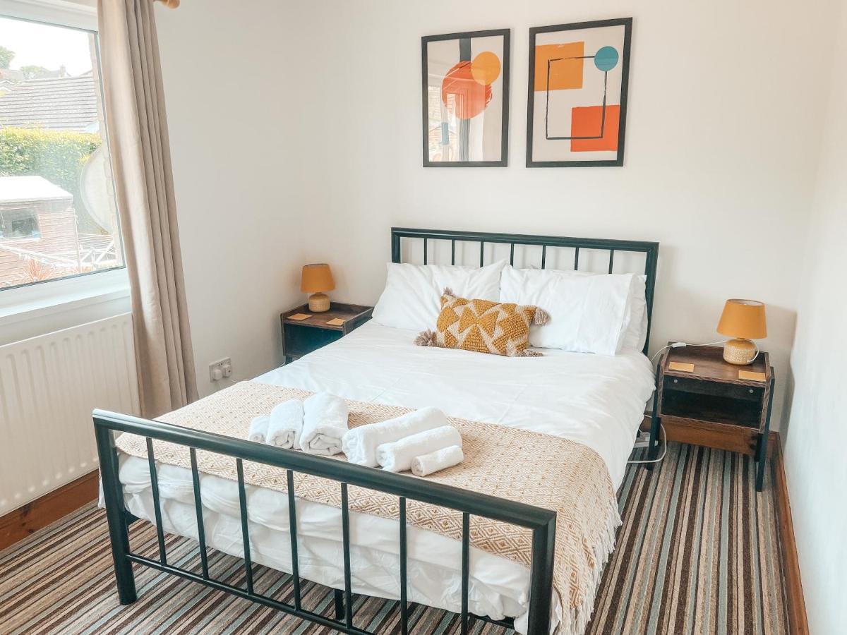 Staybynumbers - Spacious Three Bed House Royal 希尔斯伯勒 外观 照片
