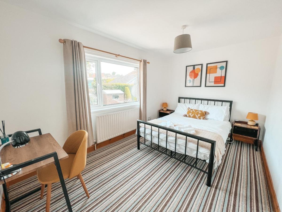Staybynumbers - Spacious Three Bed House Royal 希尔斯伯勒 外观 照片
