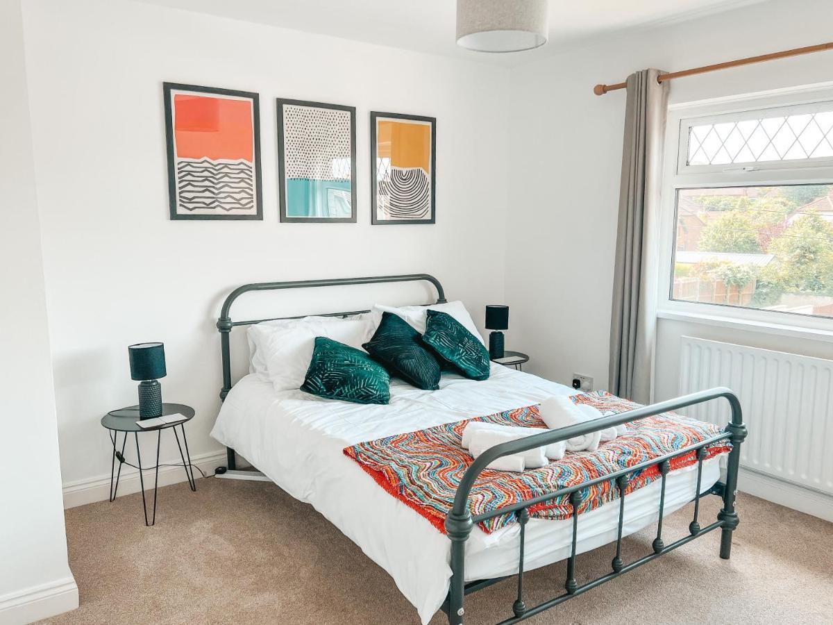 Staybynumbers - Spacious Three Bed House Royal 希尔斯伯勒 外观 照片