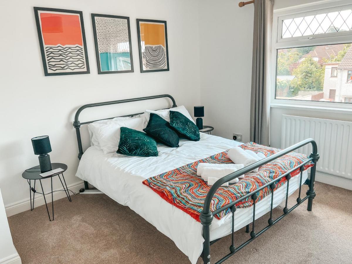 Staybynumbers - Spacious Three Bed House Royal 希尔斯伯勒 外观 照片